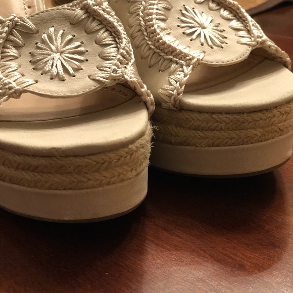NWOT Adrienne Vittadini Platform Natural Wedge - Picture 3 of 8